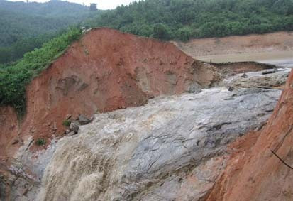 May mắn là đập Khe Mơ vỡ nhưng không bị thiệt hại về người