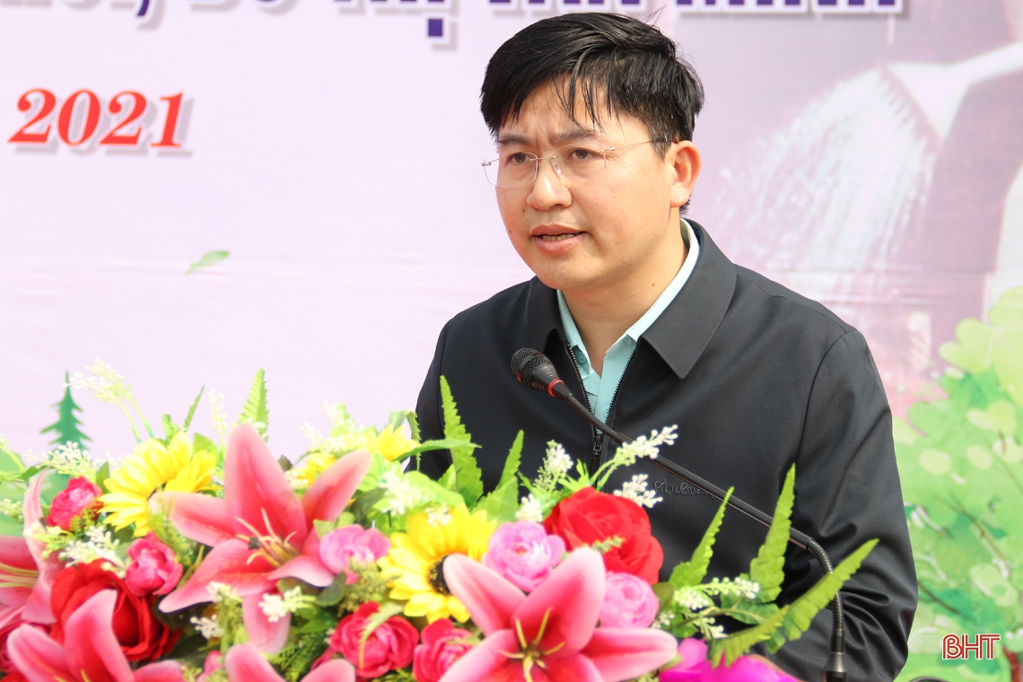 Bí thư Tỉnh ủy Hà Tĩnh tham gia trồng cây tại TX Kỳ Anh