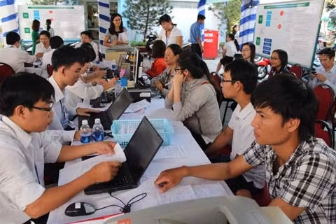 Hỗ trợ quyết toán thuế TNCN ở Cục thuế TP. Hồ Chí Minh. Ảnh: PV