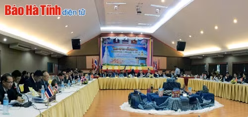 Chuẩn bị nội dung hội nghị cấp cao 9 tỉnh 3 nước sử dụng QL8 và QL12 ảnh 1