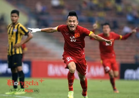 Huy Toàn mở màn cho cuộc lội ngược dòng của U23 Việt Nam - Ảnh: Minh Tuấn