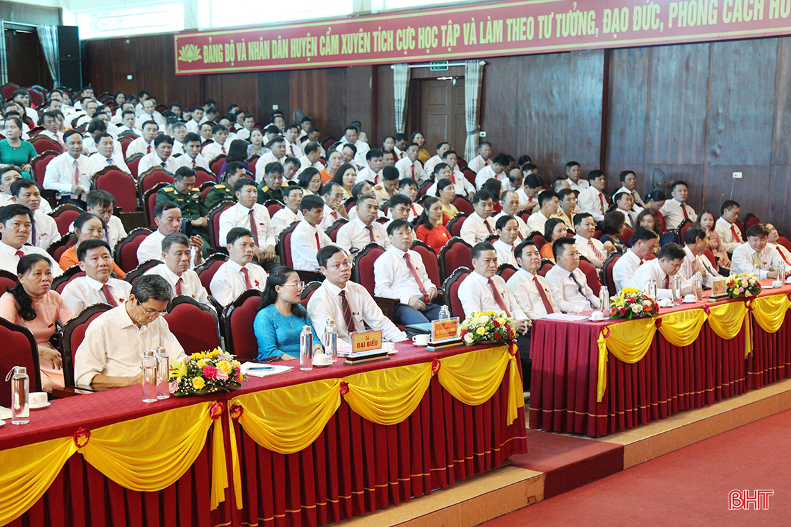 Ông Phạm Đăng Nhật được bầu giữ chức Bí thư Huyện ủy Cẩm Xuyên nhiệm kỳ 2020 - 2025