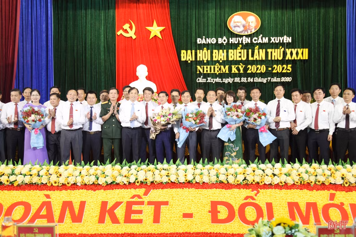 Đại hội Đại biểu Đảng bộ huyện Cẩm Xuyên bầu 37 đồng chí vào Ban Chấp hành nhiệm kỳ 2020 - 2025