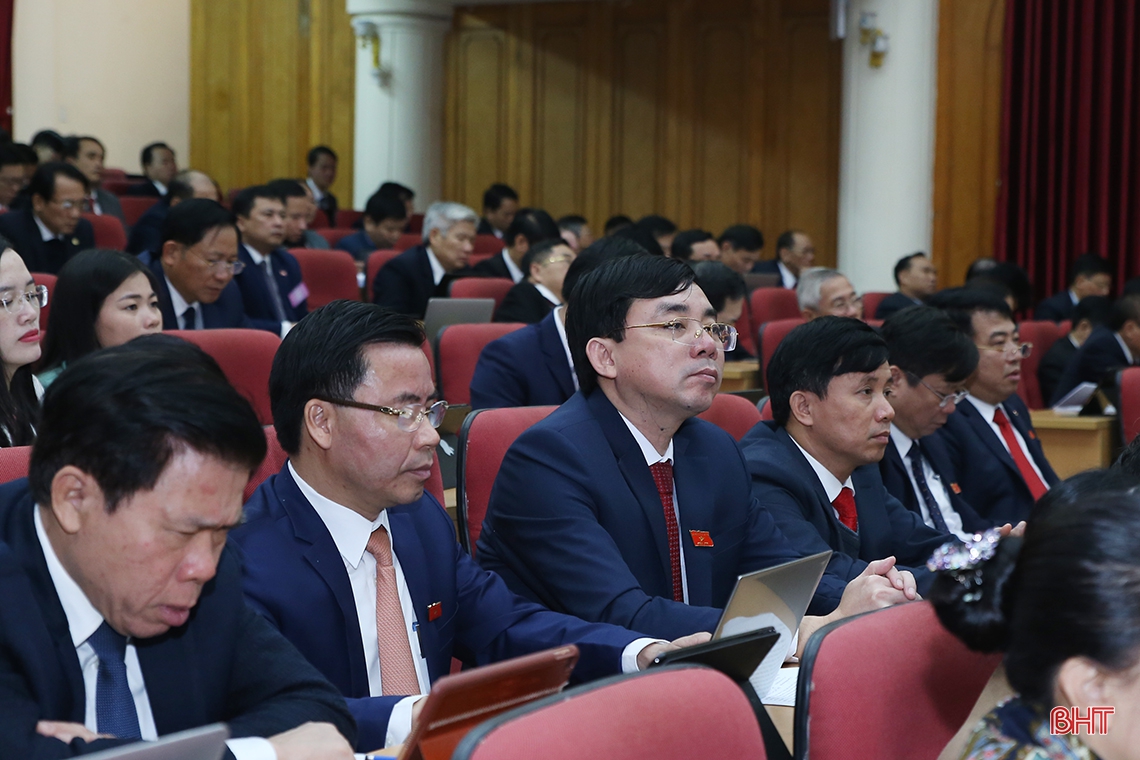 HĐND tỉnh công bố kết quả bầu các chức danh chủ chốt