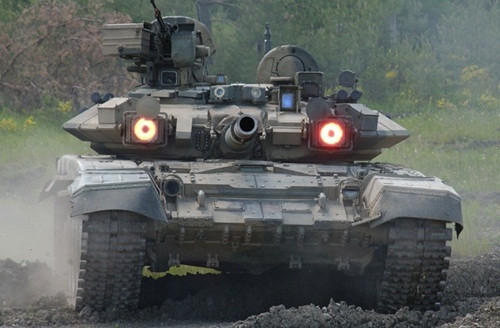Tăng T-90 của Nga. Ảnh: foxtrotalpha.jalopnik 5 vu khi nga duoc the gioi ua chuong nhat
