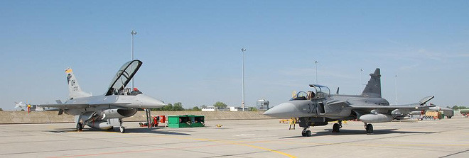 jas 39 va f 16 se cung gia nhap bien che khong quan viet nam