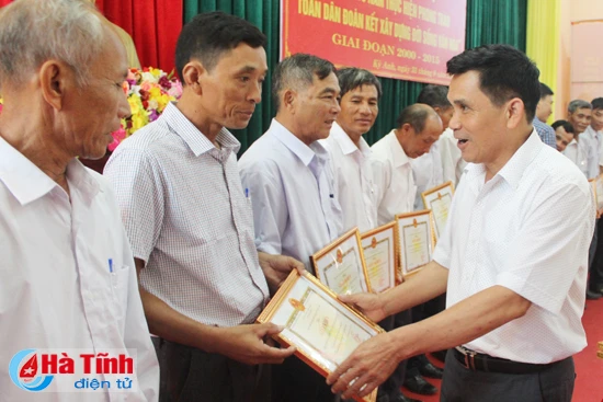 huyen ky anh ton vinh cac gia dinh van hoa