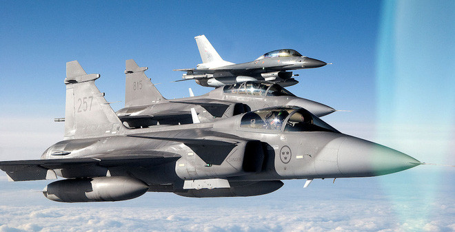 jas 39 va f 16 se cung gia nhap bien che khong quan viet nam