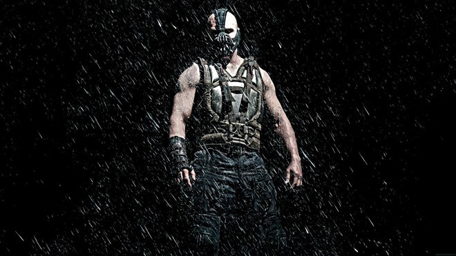 8. Bane – Tom Hardy trong The Dark Knight Rises (Kỵ sĩ bóng đêm trỗi dậy): Thật không dễ dàng theo kịp lối diễn xuất kinh điển của diễn viên Health Ledger trong vai Joker ở The Dark Knight. Tuy vậy, với vai Bane trong The Dark Knight Rises, Tom Hardy vẫn được giới phê bình đánh giá cao khi hoá thân thành một nhân tố trong bộ ba Nolan Batman, để trở thành kẻ ác nhân có sức mạnh khủng khiếp và tính cách hung bạo. 10 ke phan dien duoc yeu thich hon anh hung trong phim