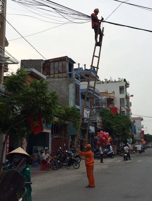 cuoi te ghe khi tat ca san sang nhung com chua bat nut