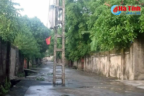 cot dien lan duong can tro giao thong