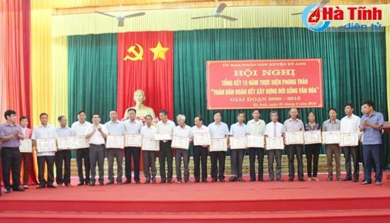 huyen ky anh ton vinh cac gia dinh van hoa