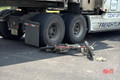 Xe container va chạm đạp điện trên đường kết nối cao tốc, một người bị thương