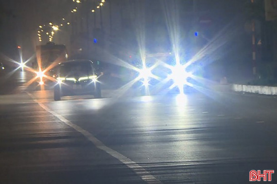 Đèn chiếu xa - hiểm họa gần