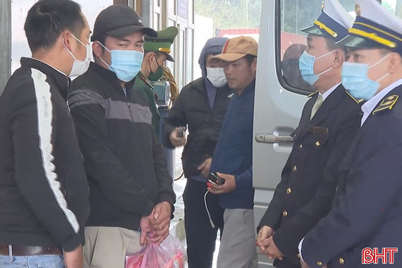 Chủ động không để bệnh bại liệt "vượt biên"!