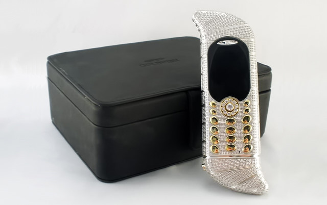 10 chiếc điện thoại có thiết kế kỳ dị nhất thế giới