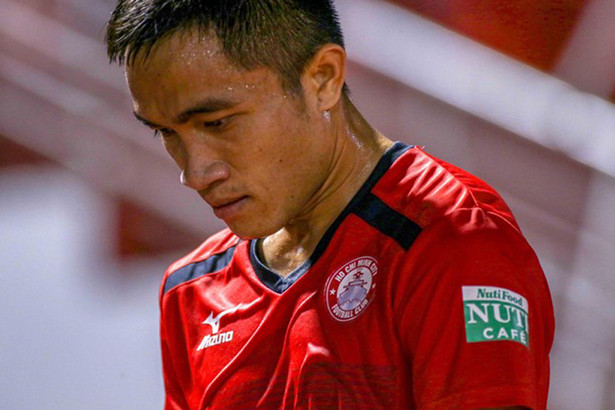 Sầm Ngọc Đức bị treo giò xuyên 2 mùa giải