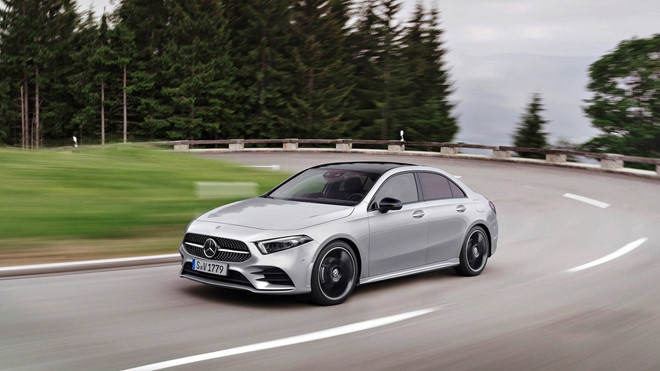 Mercedes-Benz A-Class 2019 ra mắt, đối thủ Audi A3, BMW 1-Series