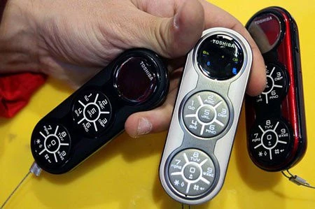 10 chiếc điện thoại có thiết kế kỳ dị nhất thế giới