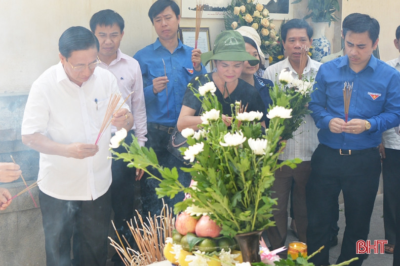 Trang trọng Lễ giỗ lần thứ 50 của 10 liệt nữ TNXP Ngã ba Đồng Lộc