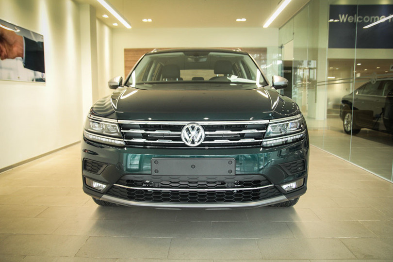 Chi tiết mẫu SUV Volkswagen Tiguan Allspace 2018 vừa về tay khách hàng