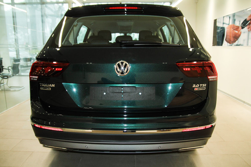 Chi tiết mẫu SUV Volkswagen Tiguan Allspace 2018 vừa về tay khách hàng