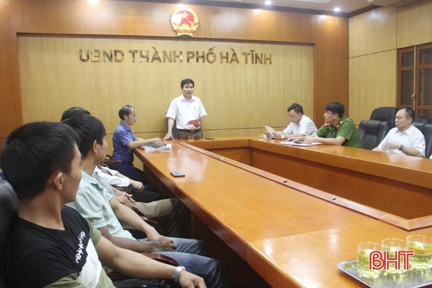 Tạm “cắt” 131 số điện thoại của đơn vị với quảng cáo, rao vặt vi phạm