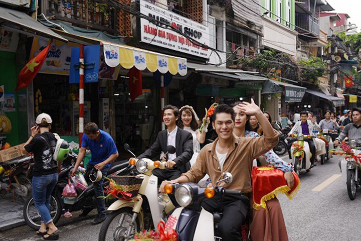 “Xuyên không” trải nghiệm đám cưới thời bao cấp giữa lòng Hà Nội
