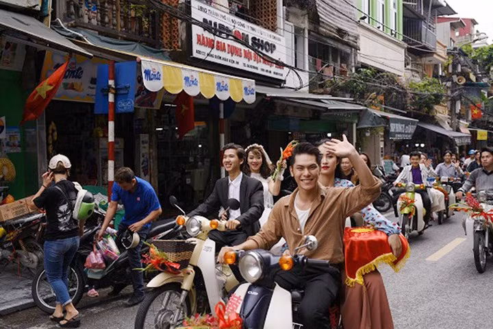 “Xuyên không” trải nghiệm đám cưới thời bao cấp giữa lòng Hà Nội