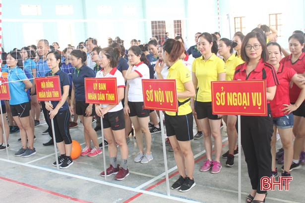 Cục Hải quan nhất Giải bóng chuyền hơi nữ Công đoàn Khối Nội chính - Chính quyền