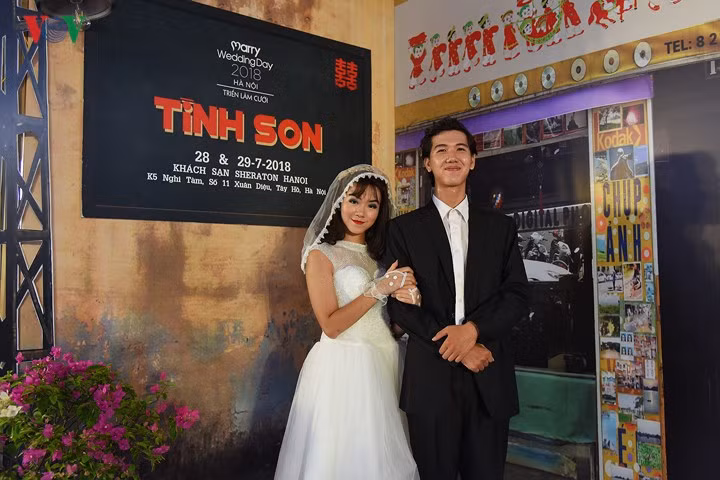 “Xuyên không” trải nghiệm đám cưới thời bao cấp giữa lòng Hà Nội