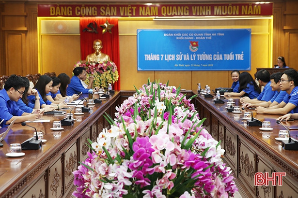 “Tháng 7 lịch sử và lý tưởng của tuổi trẻ”