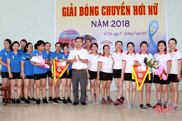 Cục Hải quan nhất Giải bóng chuyền hơi nữ Công đoàn Khối Nội chính - Chính quyền