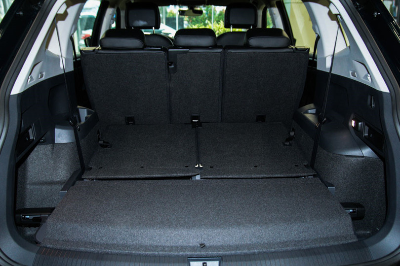 Chi tiết mẫu SUV Volkswagen Tiguan Allspace 2018 vừa về tay khách hàng