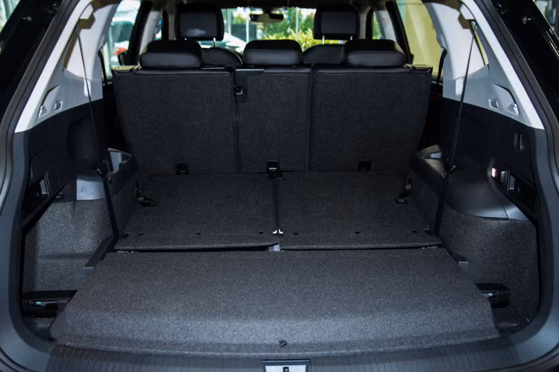 Chi tiết mẫu SUV Volkswagen Tiguan Allspace 2018 vừa về tay khách hàng