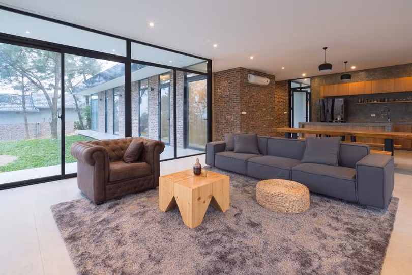 Ngôi nhà nằm trên đồi thông ở Việt Nam lên tạp chí Mỹ