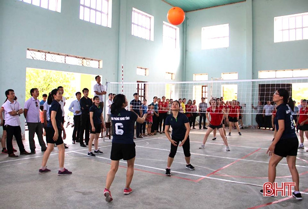 Cục Hải quan nhất Giải bóng chuyền hơi nữ Công đoàn Khối Nội chính - Chính quyền