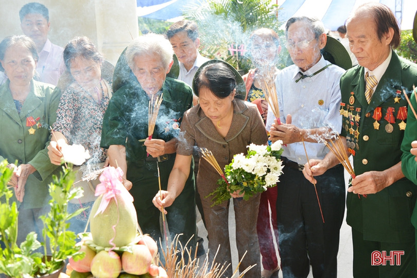 Trang trọng Lễ giỗ lần thứ 50 của 10 liệt nữ TNXP Ngã ba Đồng Lộc