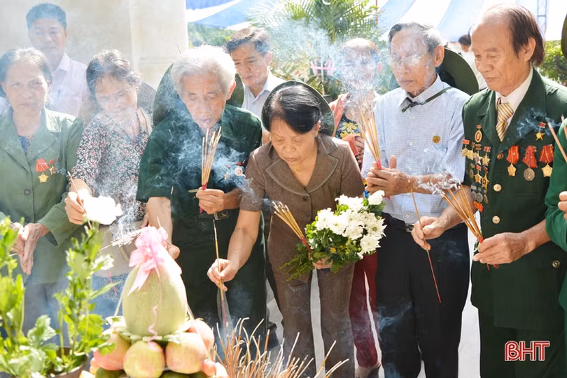 Trang trọng Lễ giỗ lần thứ 50 của 10 liệt nữ TNXP Ngã ba Đồng Lộc