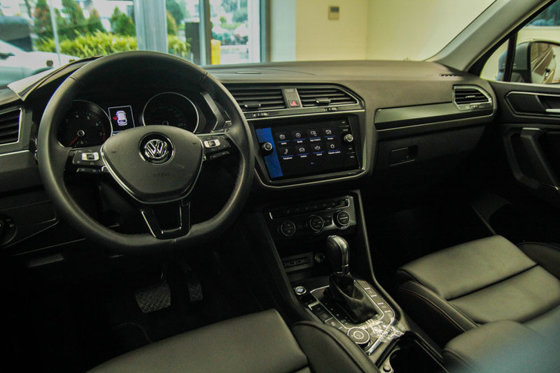 Chi tiết mẫu SUV Volkswagen Tiguan Allspace 2018 vừa về tay khách hàng