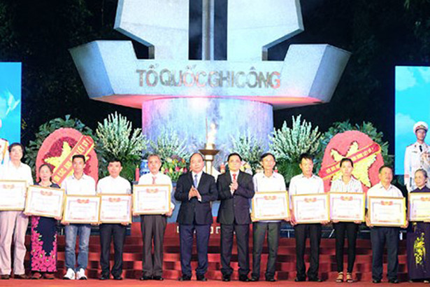 Phải nỗ lực nhiều hơn nữa để người có công được tôn vinh xứng đáng ảnh 3 Phải nỗ lực nhiều hơn nữa để người có công được tôn vinh xứng đáng