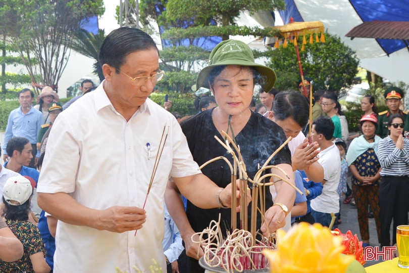 Trang trọng Lễ giỗ lần thứ 50 của 10 liệt nữ TNXP Ngã ba Đồng Lộc