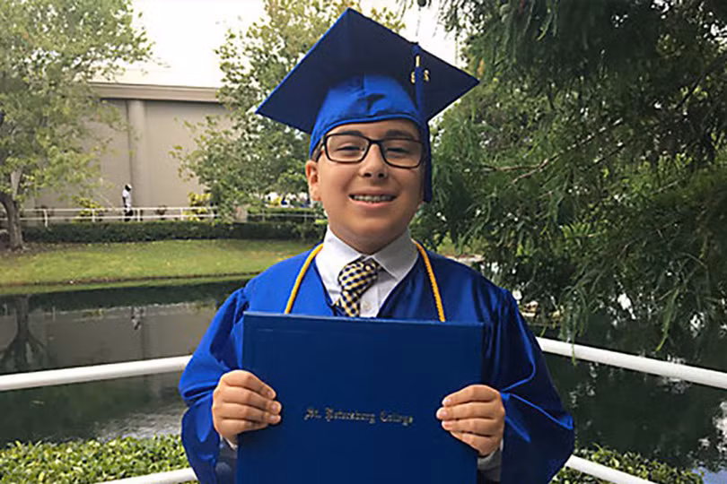 Thần đồng 11 tuổi tốt nghiệp cao đẳng Mỹ