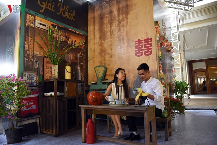 “Xuyên không” trải nghiệm đám cưới thời bao cấp giữa lòng Hà Nội