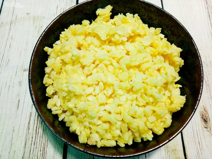 Xôi gấc đậu xanh thơm ngon cho bữa sáng tràn đầy năng lượng