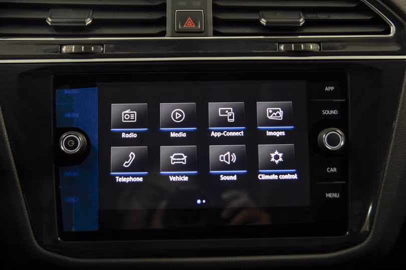 Chi tiết mẫu SUV Volkswagen Tiguan Allspace 2018 vừa về tay khách hàng