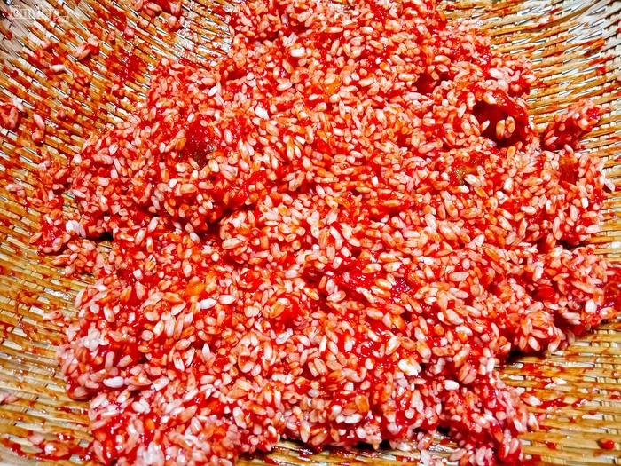 Xôi gấc đậu xanh thơm ngon cho bữa sáng tràn đầy năng lượng