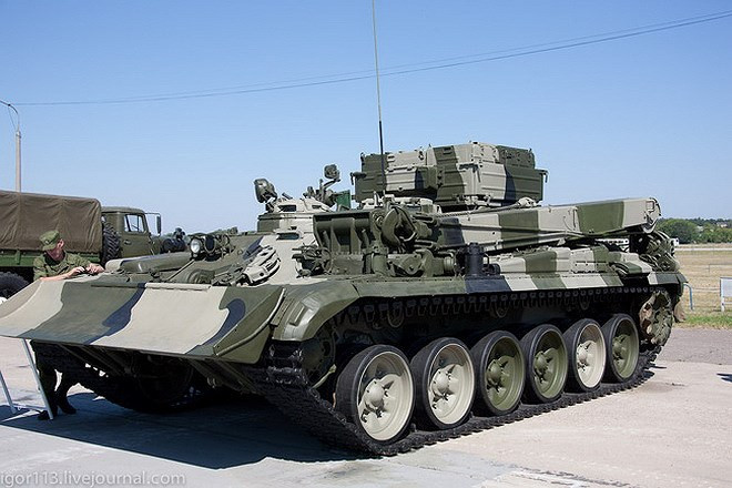 Những mẫu xe công binh vạn năng đáng gờm nhất thế giới