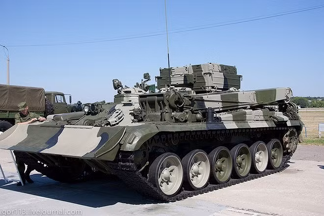 Những mẫu xe công binh vạn năng đáng gờm nhất thế giới