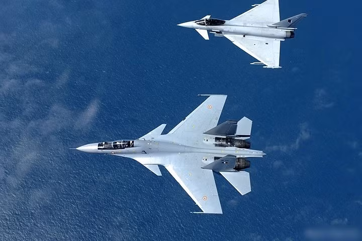 Ảnh: Máy bay tiêm kích Su-30 của Nga nguy hiểm và lợi hại như thế nào
